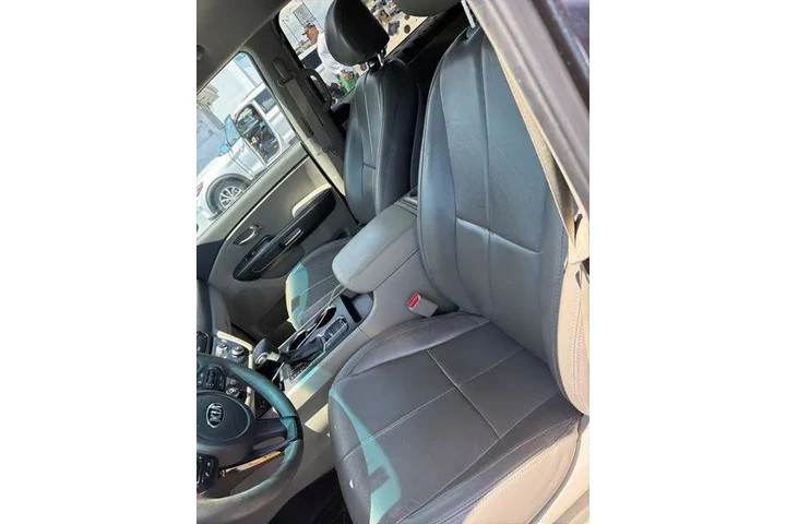 $15990 : Kia Sedona 2020 LX 4dr Mini- image 10