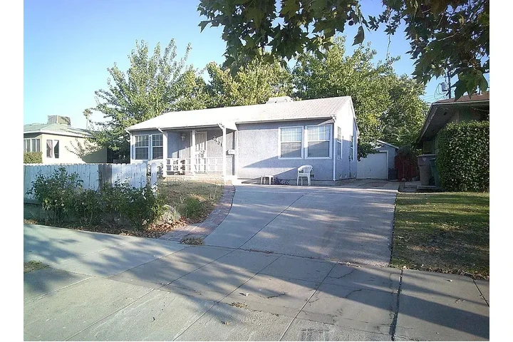 $900 : Freshly painted home image 1