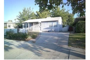 Freshly painted home en Bakersfield