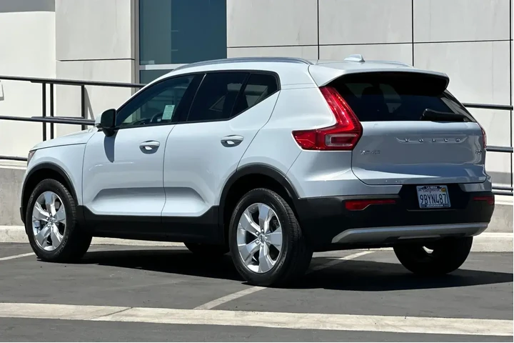 $24900 : Volvo XC40 2022 AWD T5 Momen image 5