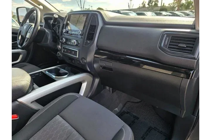 $31700 : Nissan Titan XD 2022 4x4 SV image 9