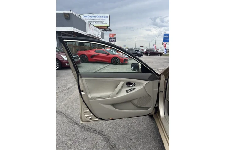 $5750 : 2011 Camry LE image 8