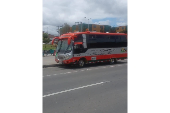 $120000000 : VENTA DE BUSETA 24 PASAJEROS image 1