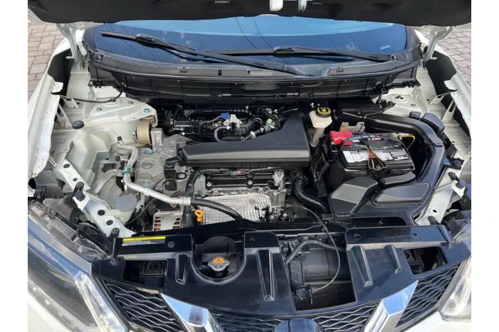 $6300 : 2016 Rogue SV image 3