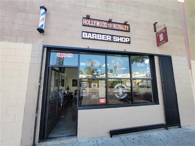 Hollywood Royalty Barber Shop image 2