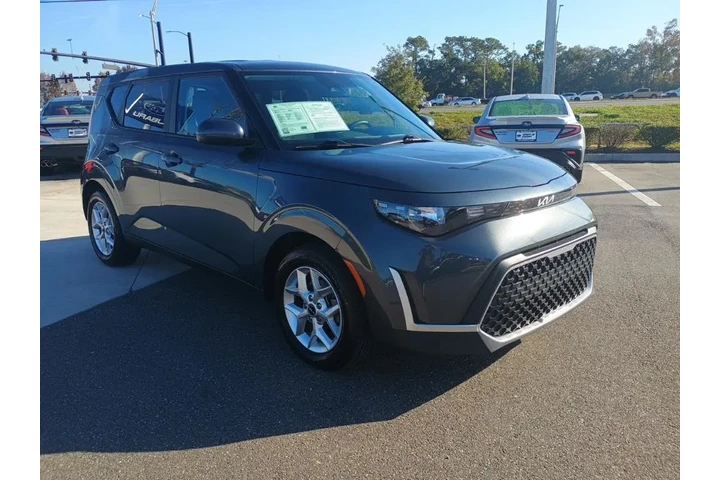 $15652 : Kia Soul 2023 LX 4dr Crossov image 3