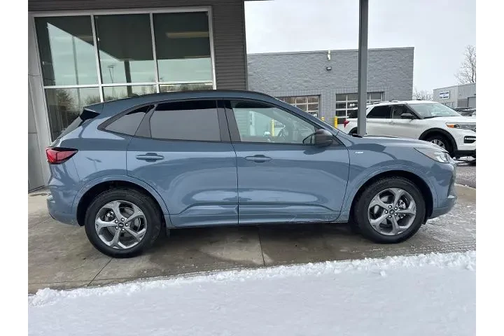 $25900 : Ford Escape 2023 AWD ST-Line image 9