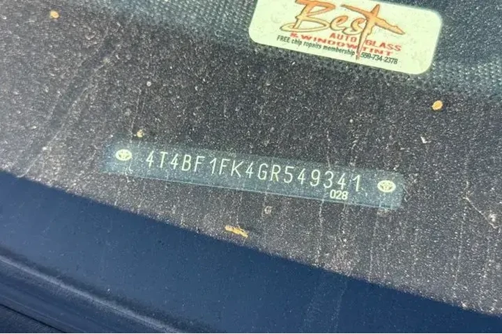 $13700 : Toyota Camry 2016 LE 4dr Sed image 3