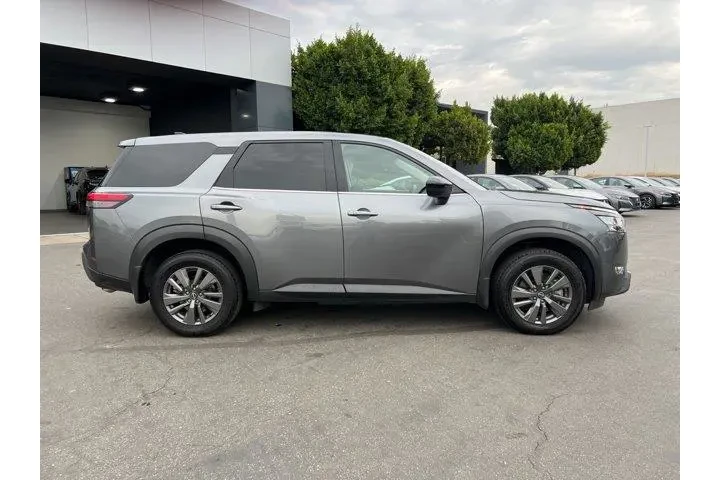 $22991 : Nissan Pathfinder 2023 S 4dr image 7