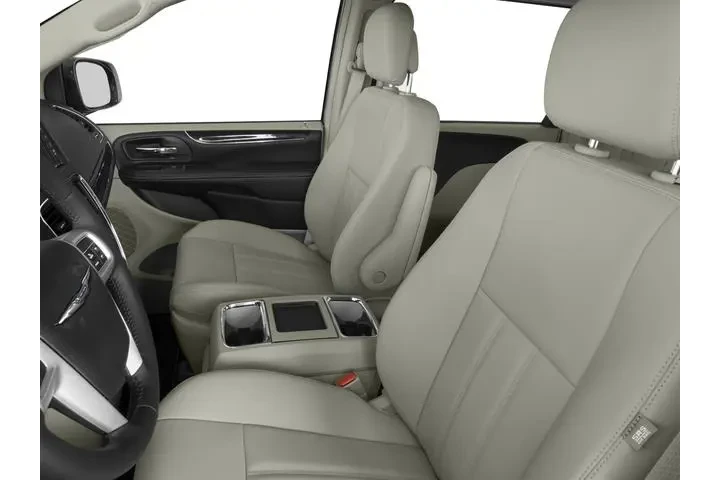 $10751 : Chrysler Town and Country 20 image 9