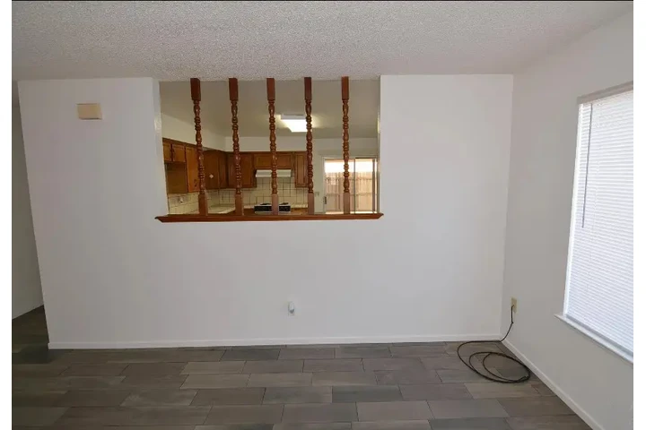 $1300 : Nice 2 bedroom 2 bath apartmen image 2