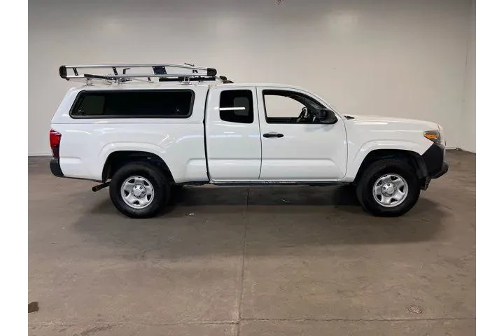 $22728 : Toyota Tacoma 2020 4x2 SR 4d image 2