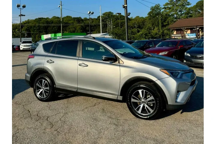 $8900 : 2017 RAV4 XLE image 4