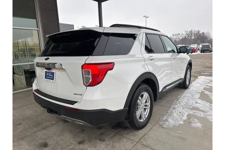 $31900 : Ford Explorer 2023 AWD XLT 4 image 8