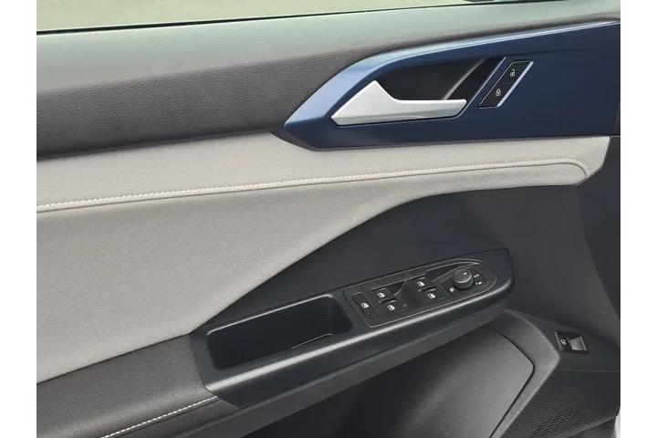 $22999 : Volkswagen Taos 2024 AWD SE image 10