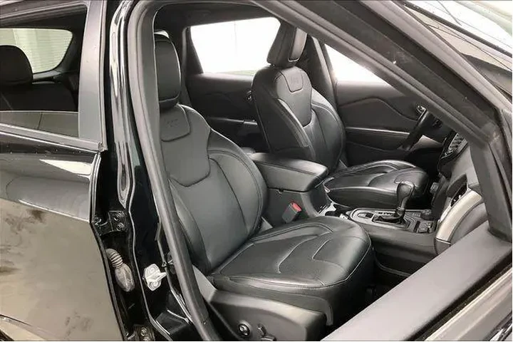 $19990 : Jeep Cherokee 2019 4x4 High image 7