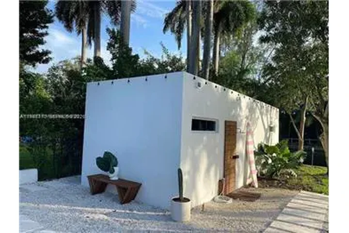 $6950 : Rental property with 3 bedro image 5