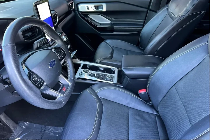Ford Explorer 2023 AWD ST 4d image 10