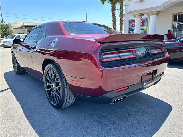 $22995 : Pre-Owned 2019 Challenger SXT image 8