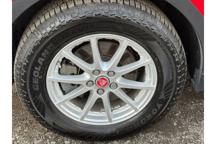 $13550 : 2019 E-PACE P250 image 9