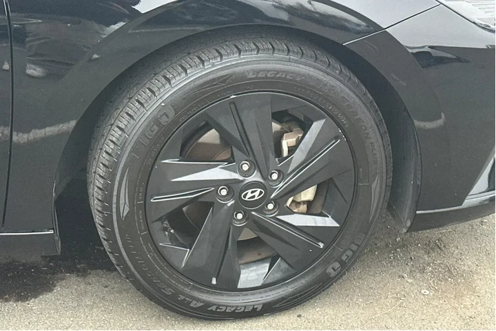$15990 : Hyundai ELANTRA 2023 SEL 4dr image 7