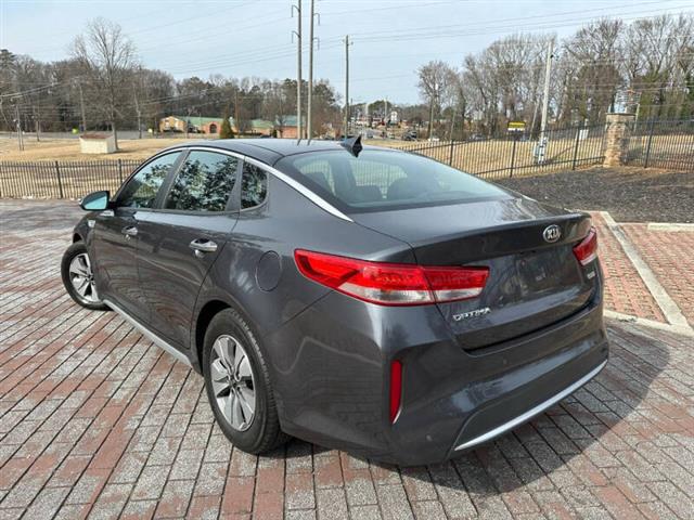 $7500 : 2017 Optima Hybrid Premium image 3