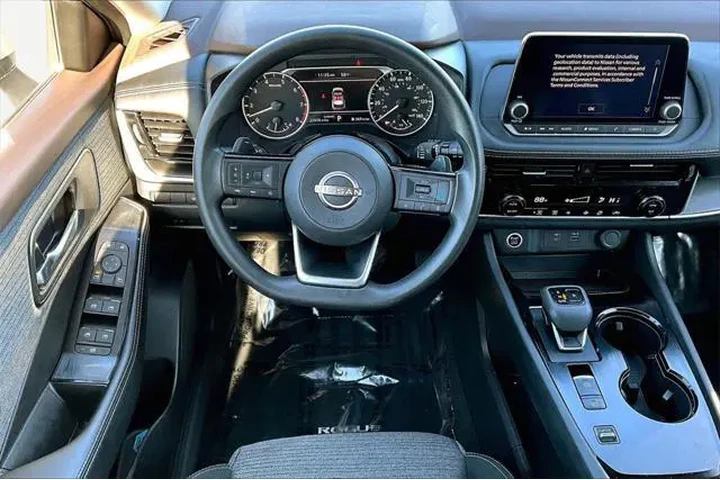$21275 : Nissan Rogue 2023 SV 4dr Cro image 5