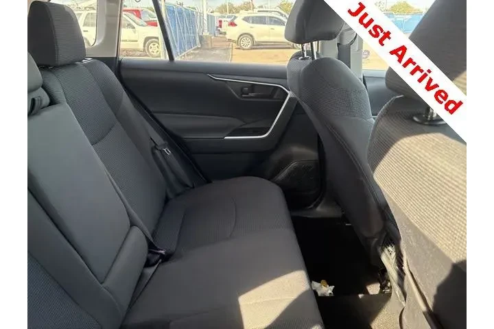 $27000 : Toyota RAV4 2024 AWD LE 4dr image 9