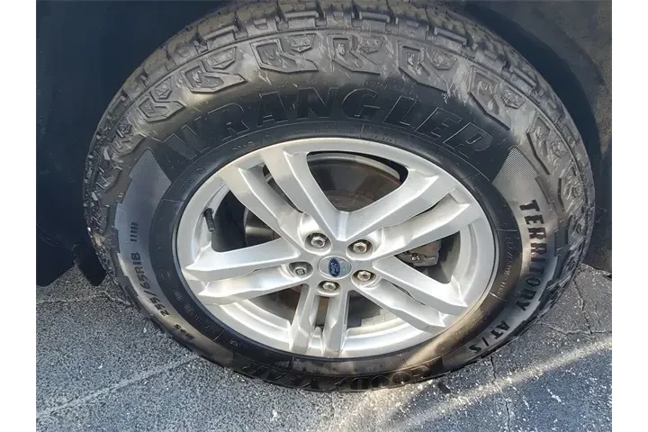 $15990 : Ford Explorer 2020 AWD XLT 4 image 6