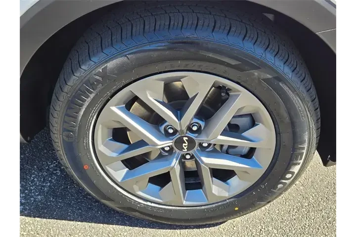 $30580 : Kia Telluride 2024 LX 4dr SU image 8