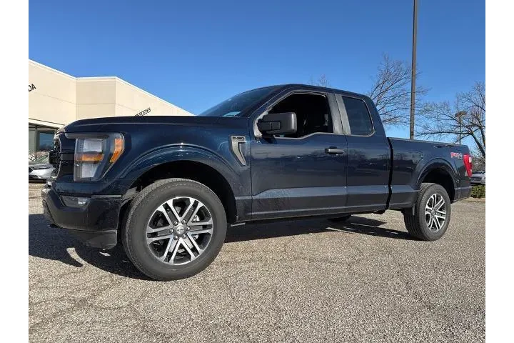 $31571 : Ford F-150 2023 4x4 XL 4dr S image 6