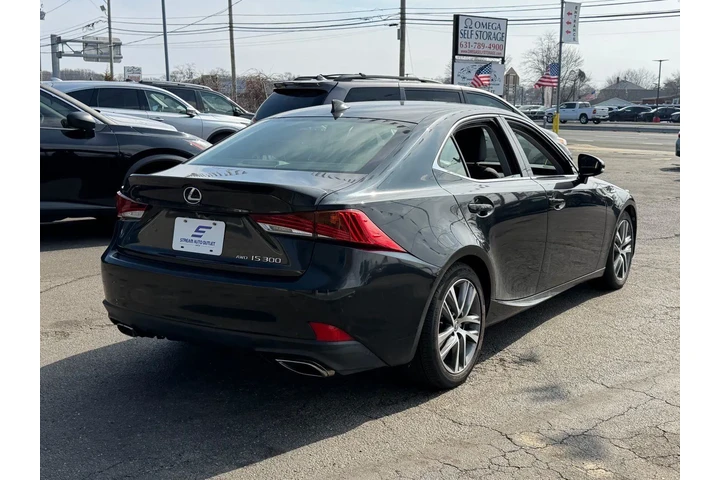 $25485 : Lexus IS 300 2018 AWD 4dr Se image 8