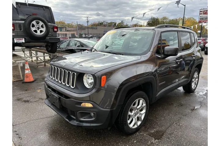 $16995 : 2018 Renegade Latitude image 4