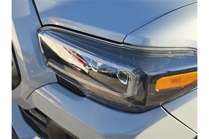 $27990 : Toyota Tacoma 2020 4x4 TRD O image 8