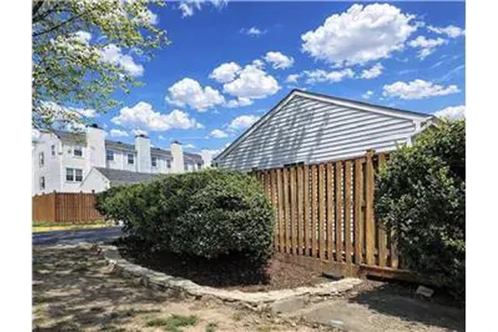 $3195 : Rental property with 3 bedro image 2