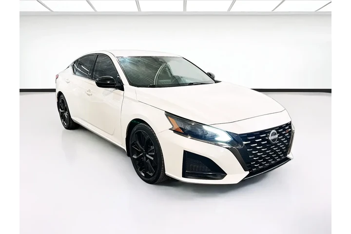 $19600 : Nissan Altima 2023 2.5 SR 4d image 5