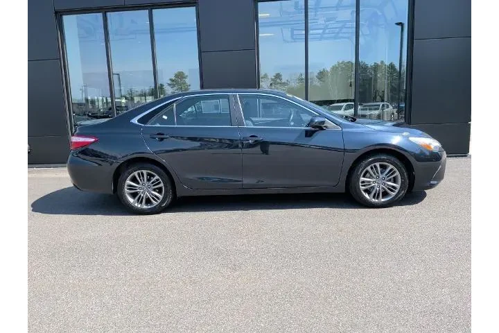 $18795 : Toyota Camry 2017 LE 4dr Sed image 5