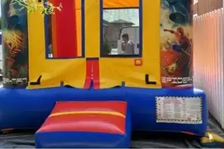 SILLAS Y MESAS image 2