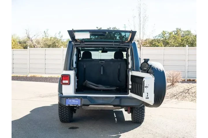 $31988 : 2023 Wrangler Willys image 7