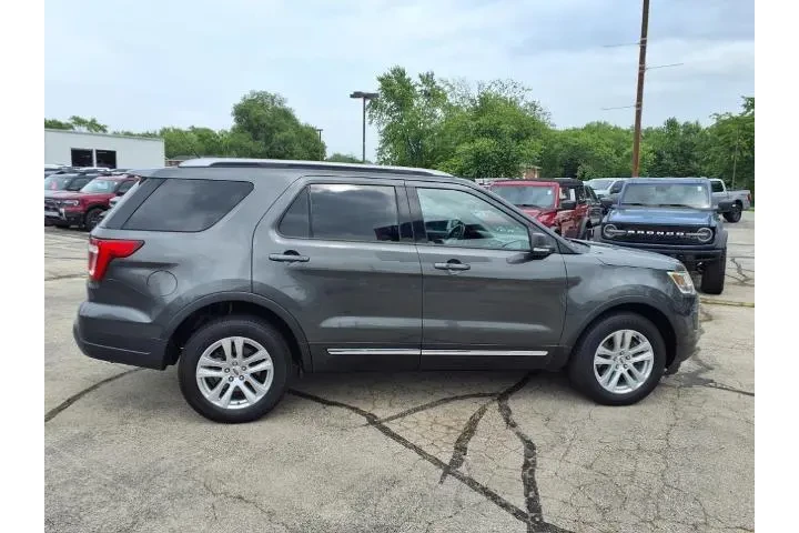 $15696 : Ford Explorer 2019 AWD XLT 4 image 8
