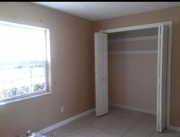 $2250 : 3 bedroom house in Miami image 5