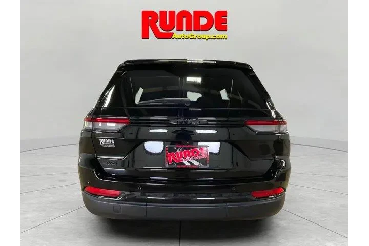 $37482 : Jeep Grand Cherokee 2024 4x4 image 4