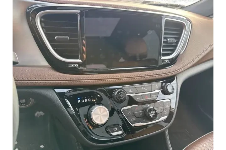 $26995 : Chrysler Pacifica Hybrid 202 image 7