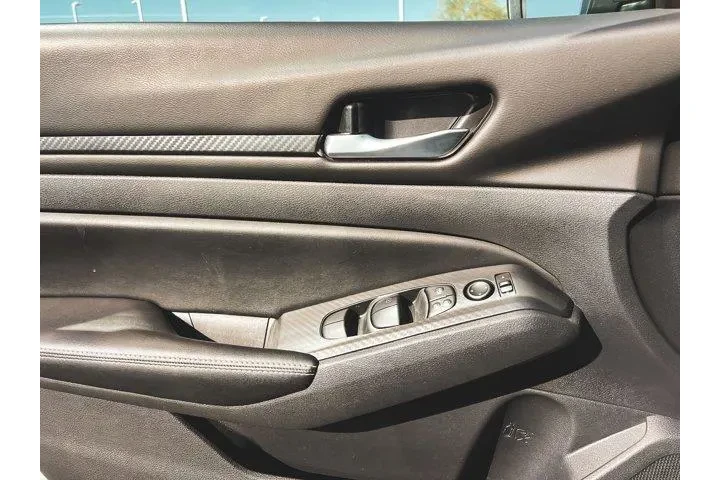 $20997 : Nissan Altima 2025 2.5 SV 4d image 9