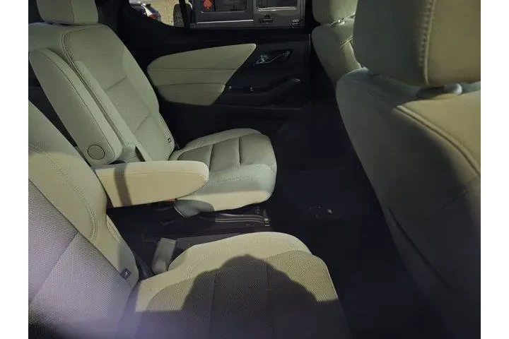 $28591 : Chevrolet Traverse 2022 LT C image 4