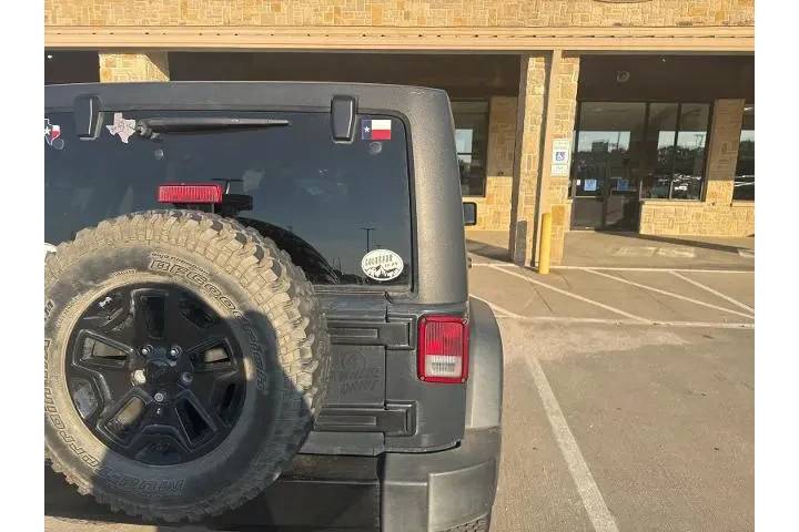 $15673 : Jeep Wrangler JK Unlimited 2 image 5