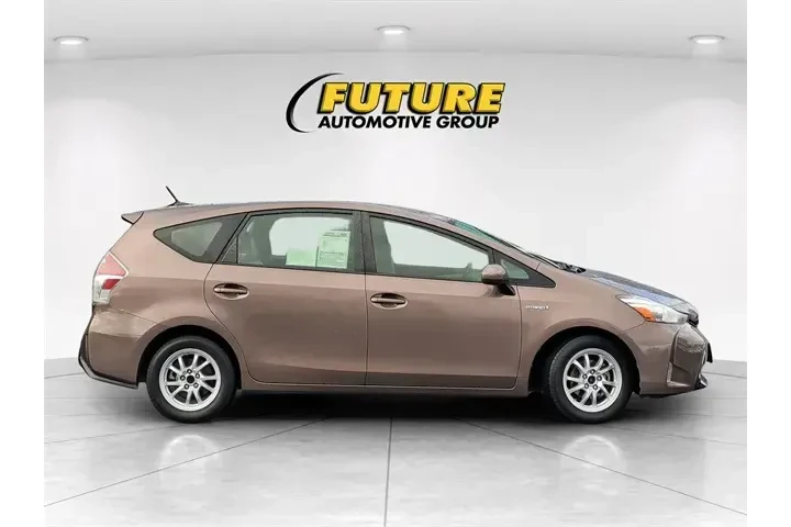 $14488 : Toyota Prius v 2016 Five 4dr image 9