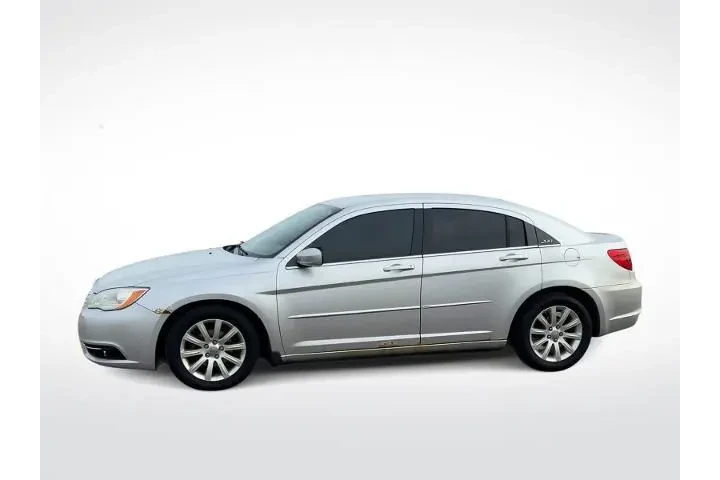 $2900 : Chrysler 200 2012 Touring 4d image 5