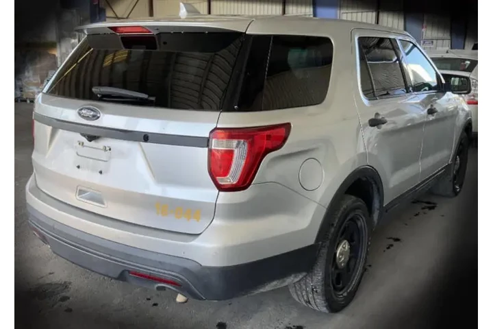$13750 : 2016 Explorer Police Intercep image 5