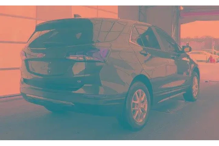 $24515 : Chevrolet Equinox 2023 LT 4d image 2